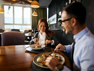 Genç KOBİ ve Girişimci Kadınlara Restoranlarda %10 İndirim!